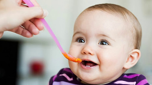 Cẩm nang những bữa ăn dặm đầu tiên dành cho bé 4 - 6 tháng tuổi